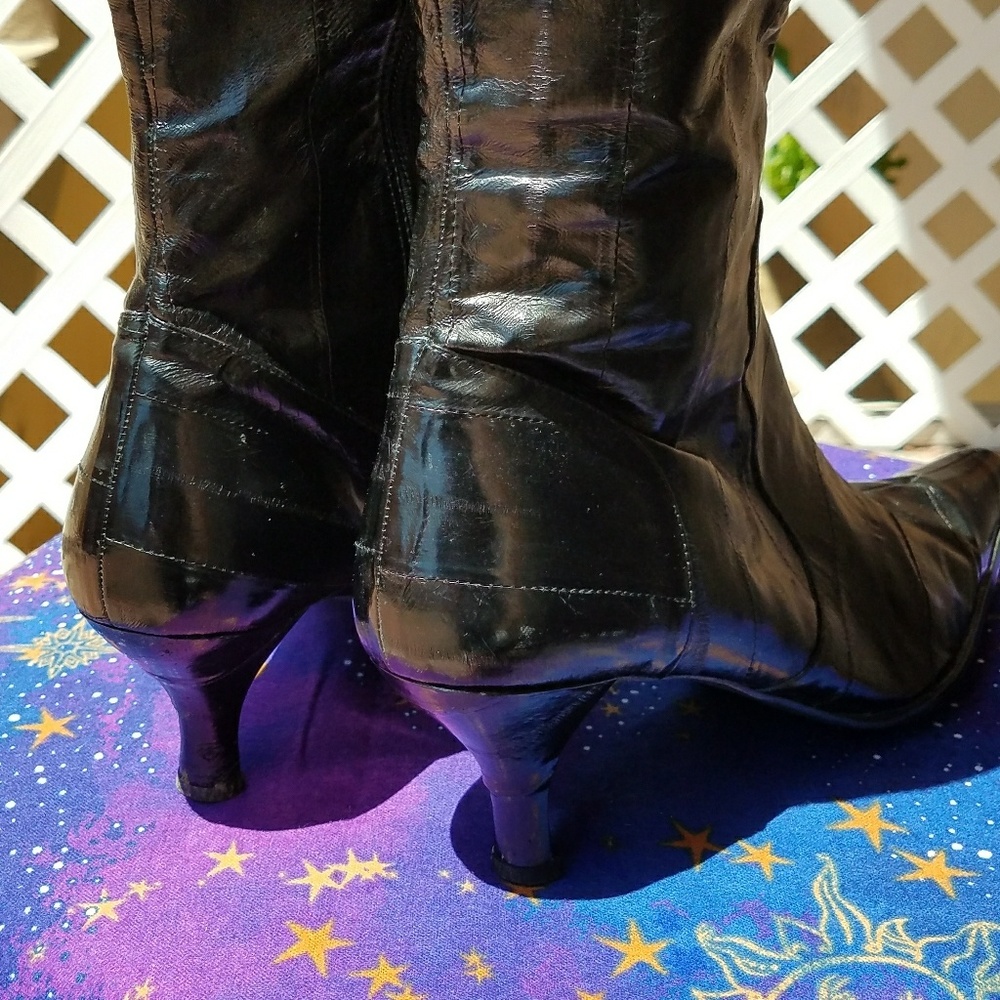 Boots - Picture 3 of 4